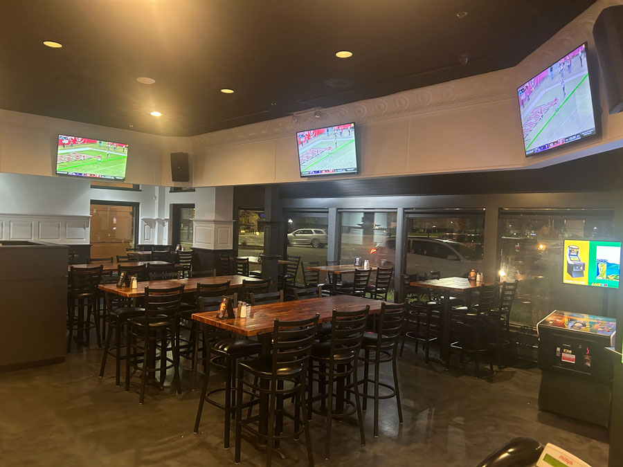 Dining room seating at Archie's Tavern